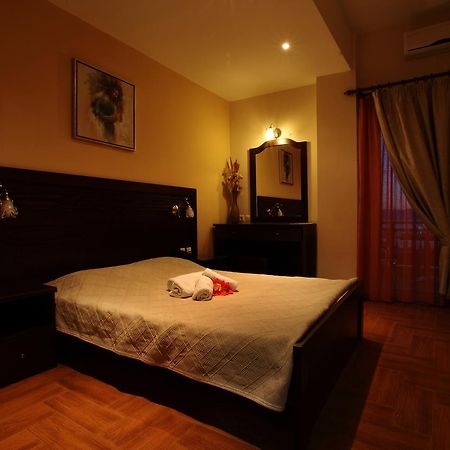 Pantheon Hotel & Suites Nerotriviá Szoba fotó